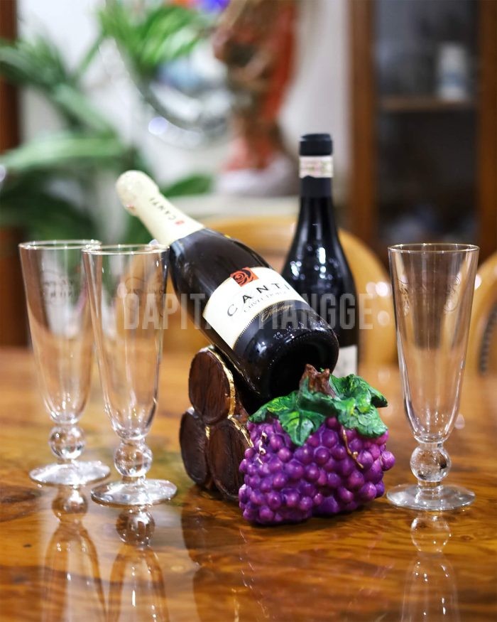 Dapitan Tiangge Barrel and Grapes Wine Holder Home Decor